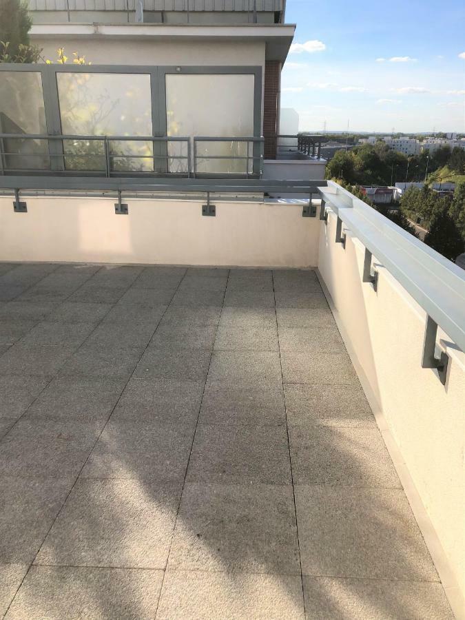 Bel Appartement De 2 Chambres A 40 Min De Paris Courcouronnes Exteriér fotografie