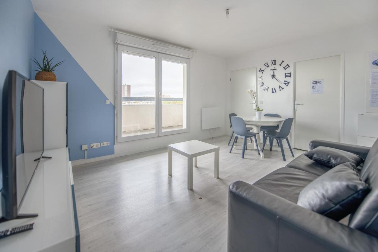 Bel Appartement De 2 Chambres A 40 Min De Paris Courcouronnes Exteriér fotografie